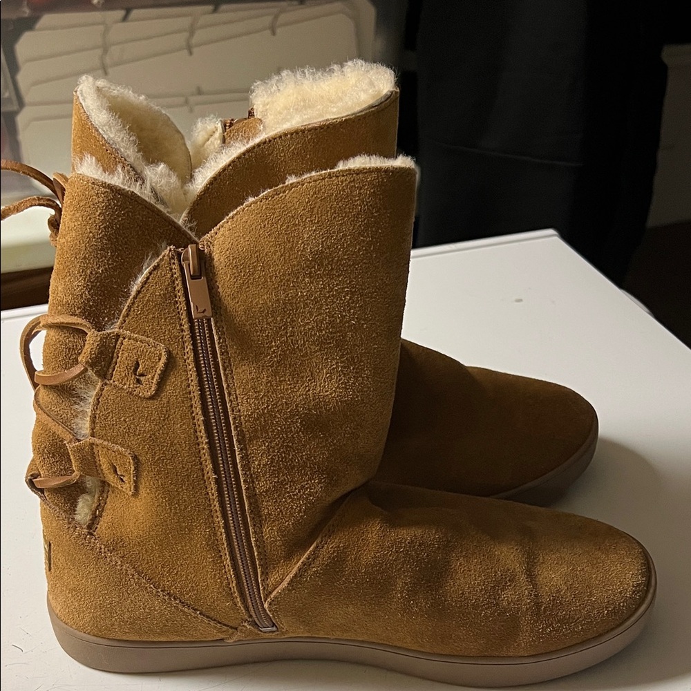 Koolaburra Ugg Tan Suede Boots with side zipper and back lace up. Size 10